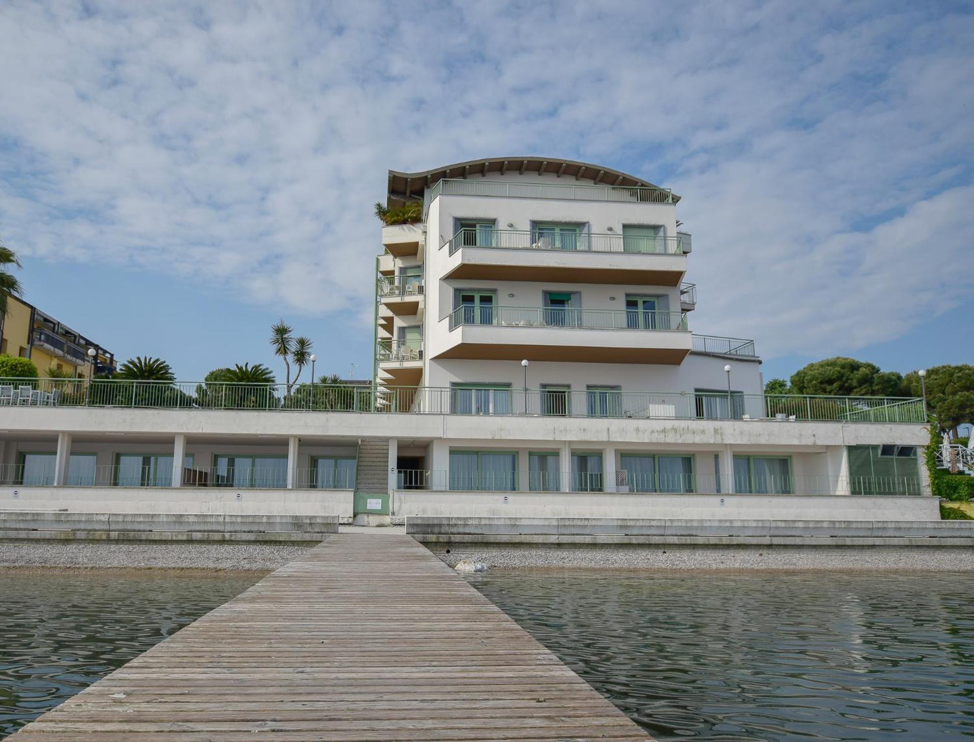ديسينسانو ديل غاردا Residenza Miralago By Wonderful Italy المظهر الخارجي الصورة